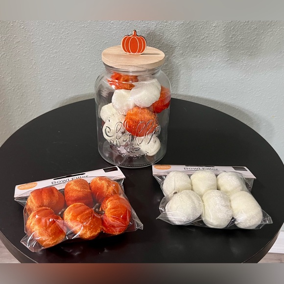 NWT Fall Decor Glass Jar with Orange and White Felt Pumpkins 1.2L Holiday - Picture 10 of 11